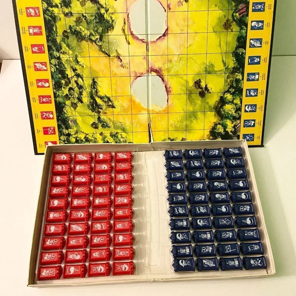 Vintage 1959 Stratego Board Game Chieftain Housemann en Hotte Damaged Board - Picture 16 of 16